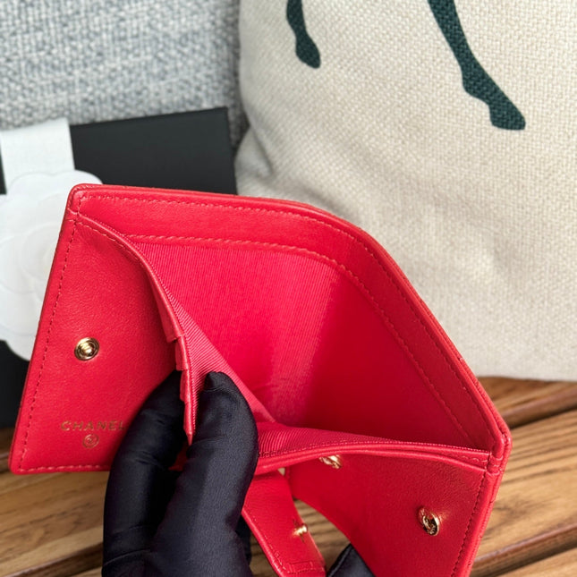 SMALL FLAP WALLET 12 IN RED GRAINED CALFSKIN GOLD-TONE HARDWARE