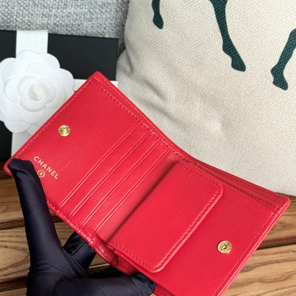 SMALL FLAP WALLET 12 IN RED GRAINED CALFSKIN GOLD-TONE HARDWARE