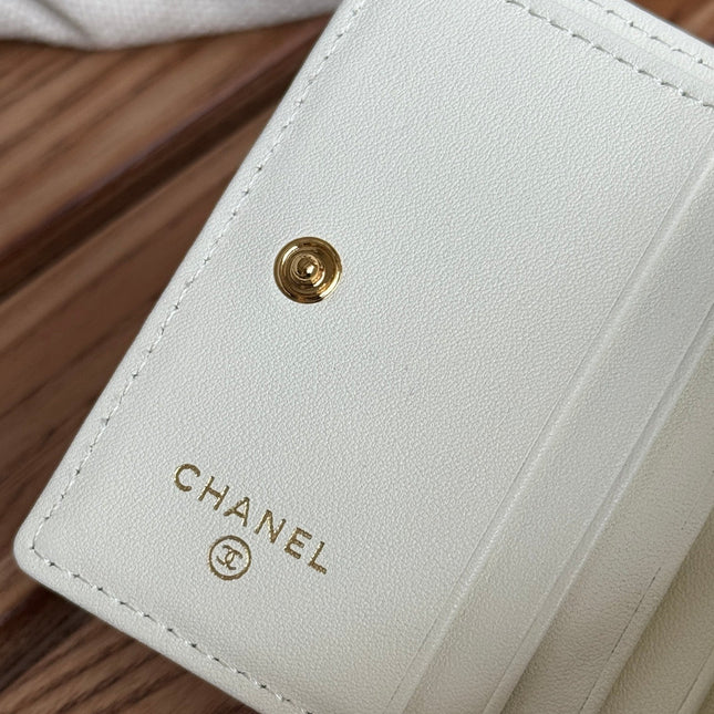 SMALL FLAP WALLET 12 IN WHITE GRAINED CALFSKIN GOLD-TONE HARDWARE
