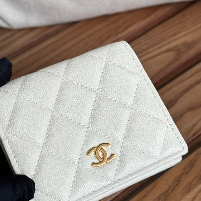 SMALL FLAP WALLET 12 IN WHITE GRAINED CALFSKIN GOLD-TONE HARDWARE