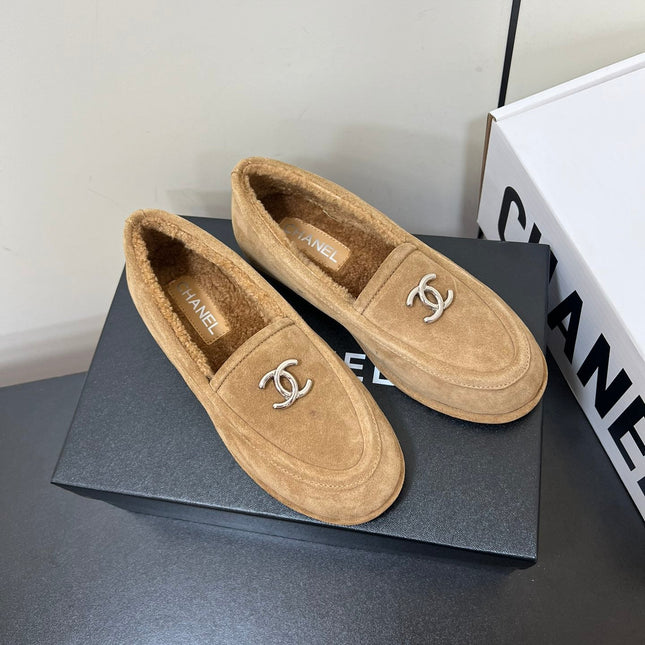 LOAFER IN SEPIA TAN SUEDE AND SOLF FLEECE LINING