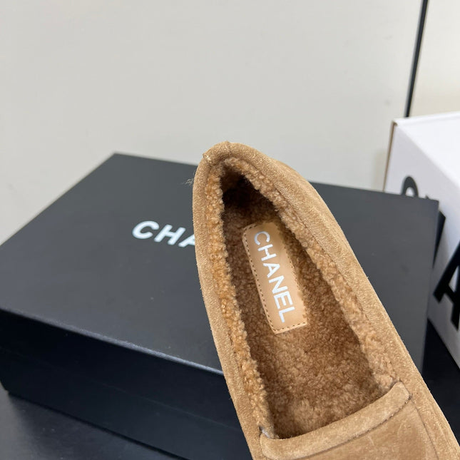 LOAFER IN SEPIA TAN SUEDE AND SOLF FLEECE LINING