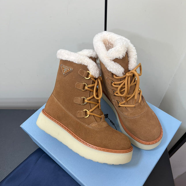 LACE-UP ANKLE BOOTS IN CAMEL SUEDE AND SHEARLING LINING