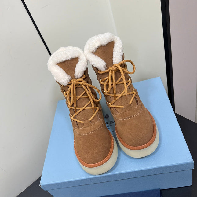 LACE-UP ANKLE BOOTS IN CAMEL SUEDE AND SHEARLING LINING