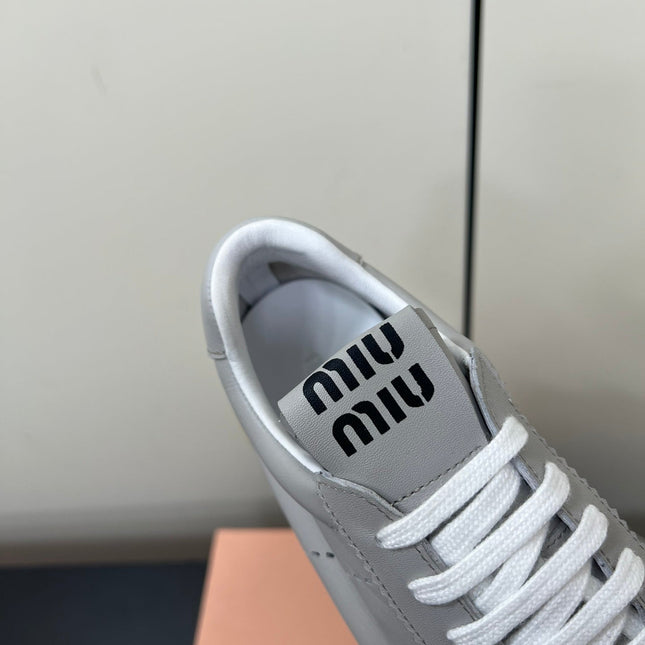 THICK-SOLED RETRO SNEAKERS IN PALE GRAY SMOOTH LAMBSKIN