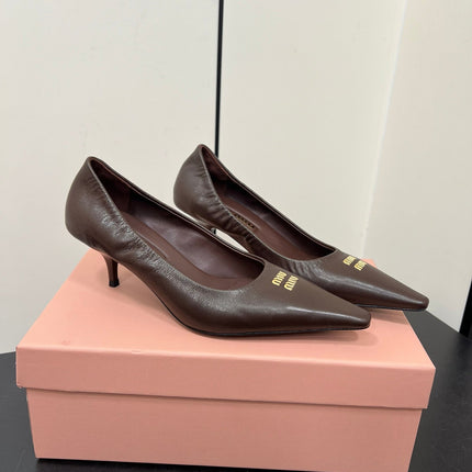 POINTED-TOE MID HEEL PUMPS IN CHOCOLATE SMOOTH LAMBSKIN