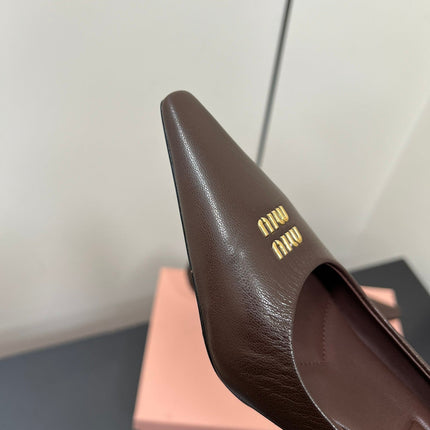 POINTED-TOE MID HEEL PUMPS IN CHOCOLATE SMOOTH LAMBSKIN