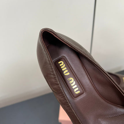 POINTED-TOE MID HEEL PUMPS IN CHOCOLATE SMOOTH LAMBSKIN