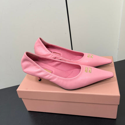 POINTED-TOE MID HEEL PUMPS IN PINK SMOOTH LAMBSKIN