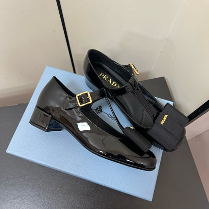 BOW MARY JANE PUMPS WITH T-STRAP IN BLACK GLOSSY CALFSKIN