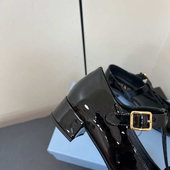 BOW MARY JANE PUMPS WITH T-STRAP IN BLACK GLOSSY CALFSKIN