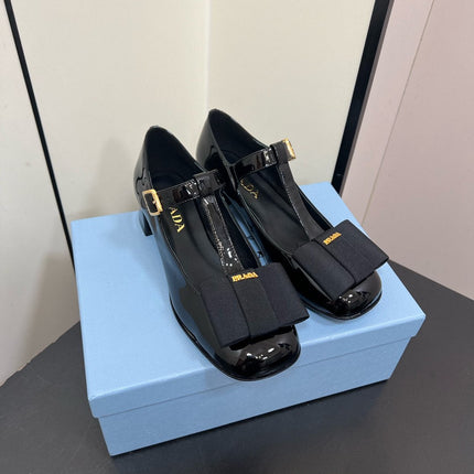 BOW MARY JANE PUMPS WITH T-STRAP IN BLACK GLOSSY CALFSKIN