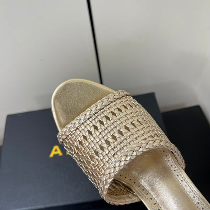ALAIA HIGH HEEL 25S 70 MM IN GOLD LAMBSKIN WITH WOVEN PATTERN