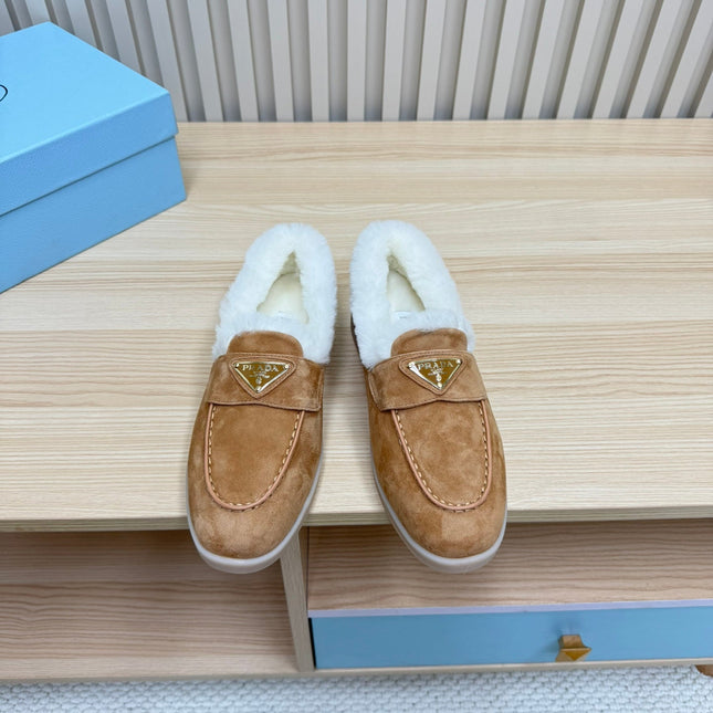 PRA SUEDE LOAFER IN TAN BROWN WITH SHEARLING LINING