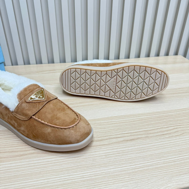 PRA SUEDE LOAFER IN TAN BROWN WITH SHEARLING LINING