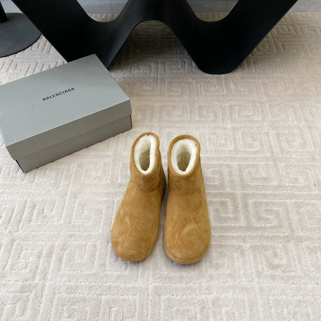 FLAT ANKLE BOOTS IN CIDER BROWN SUEDE AND SHEARLING LINING