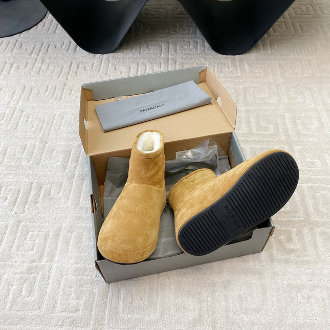 FLAT ANKLE BOOTS IN CIDER BROWN SUEDE AND SHEARLING LINING