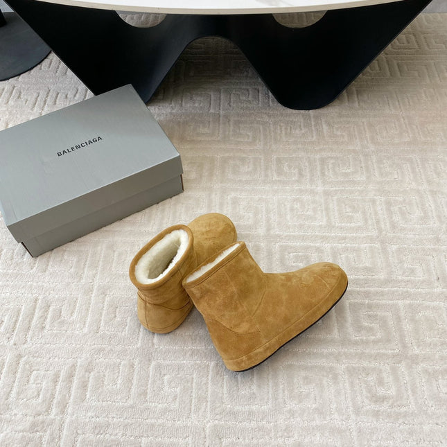 FLAT ANKLE BOOTS IN CIDER BROWN SUEDE AND SHEARLING LINING