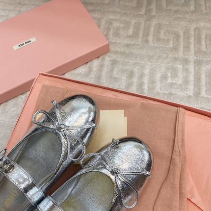 BOW MARY JANE FLAT IN SILVER LAMBSKIN