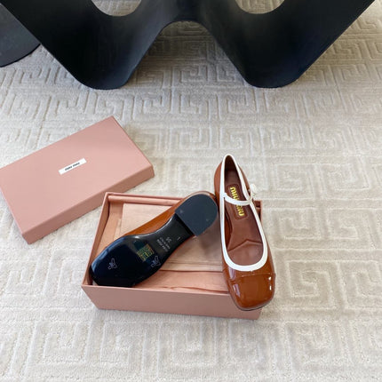 MARY JANE PUMPS IN SMOKY UMBER GLOSSY SHEEPSKIN