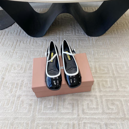 MARY JANE PUMPS IN BLACK GLOSSY SHEEPSKIN