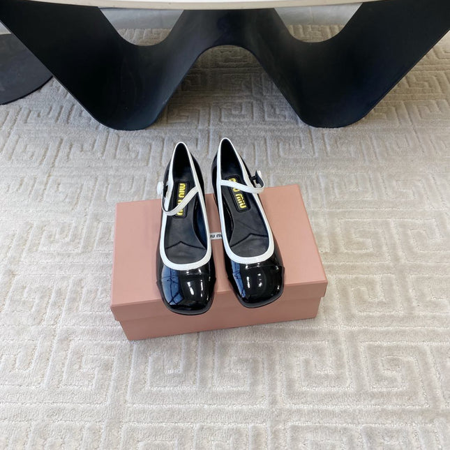 MARY JANE PUMPS IN BLACK GLOSSY SHEEPSKIN