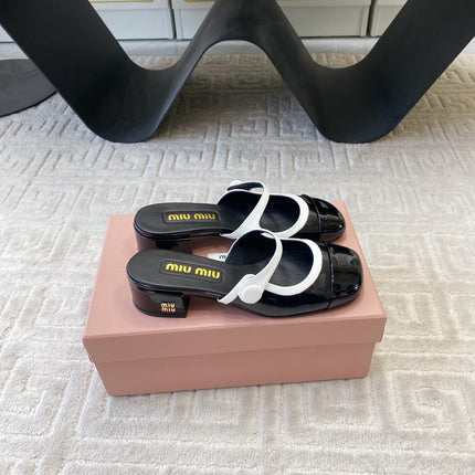 MARY JANE MULE PUMPS IN BLACK GLOSSY SHEEPSKIN