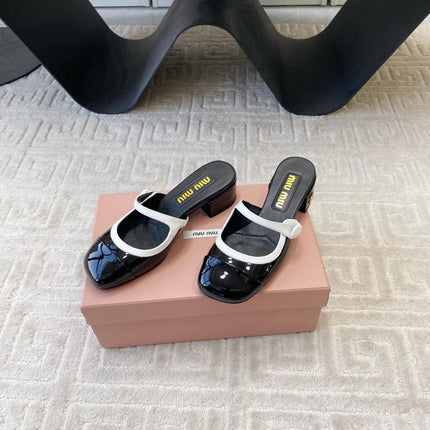 MARY JANE MULE PUMPS IN BLACK GLOSSY SHEEPSKIN