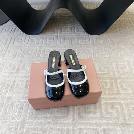 MARY JANE MULE PUMPS IN BLACK GLOSSY SHEEPSKIN