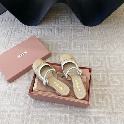 MARY JANE MULE PUMPS IN BEIGE GLOSSY SHEEPSKIN
