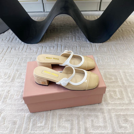 MARY JANE MULE PUMPS IN BEIGE GLOSSY SHEEPSKIN