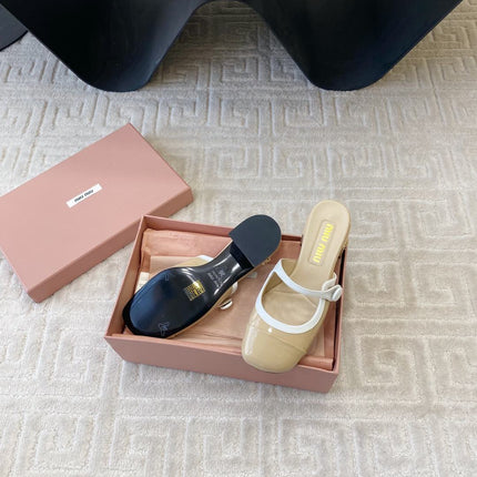 MARY JANE MULE PUMPS IN BEIGE GLOSSY SHEEPSKIN