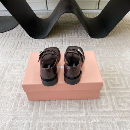 THONG SANDALS IN ESPRESSO LAMBSKIN WITH SILVER BUCKLE