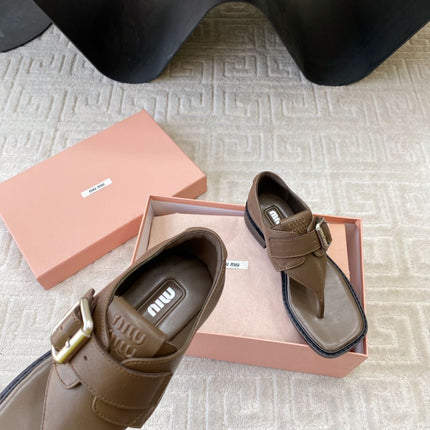 THONG SANDALS IN COFFEE BROWN LAMBSKIN WITH SILVER BUCKLE