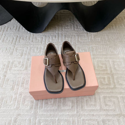 THONG SANDALS IN COFFEE BROWN LAMBSKIN WITH SILVER BUCKLE