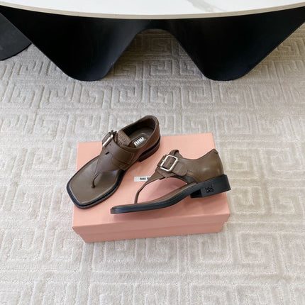 THONG SANDALS IN COFFEE BROWN LAMBSKIN WITH SILVER BUCKLE