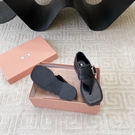 THONG SANDALS IN BLACK LAMBSKIN WITH SILVER BUCKLE