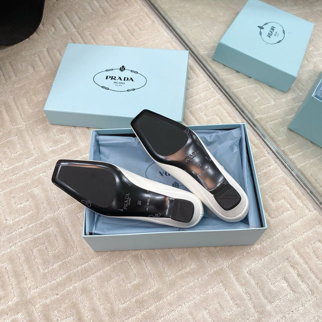 MARY JANE FLATS SQUARE TOE IN WHITE PATENT SHEEPSKIN