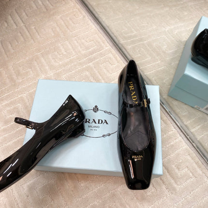 MARY JANE FLATS SQUARE TOE IN BLACK PATENT SHEEPSKIN