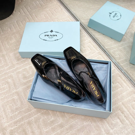 MARY JANE FLATS SQUARE TOE IN BLACK PATENT SHEEPSKIN