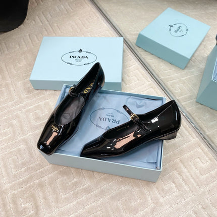 MARY JANE FLATS SQUARE TOE IN BLACK PATENT SHEEPSKIN