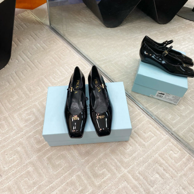 MARY JANE FLATS SQUARE TOE IN BLACK PATENT SHEEPSKIN