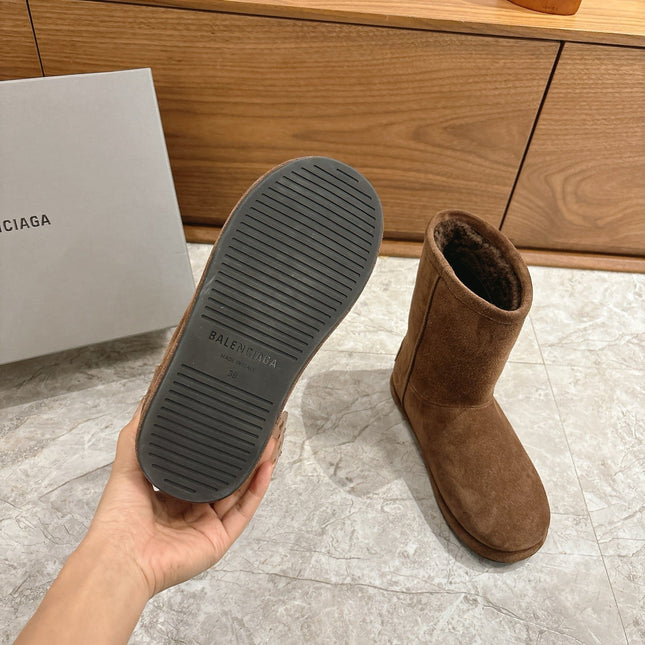 BALENCIAGA 25S ALASKA ANKLE BOOTS IN BROWN SUEDE