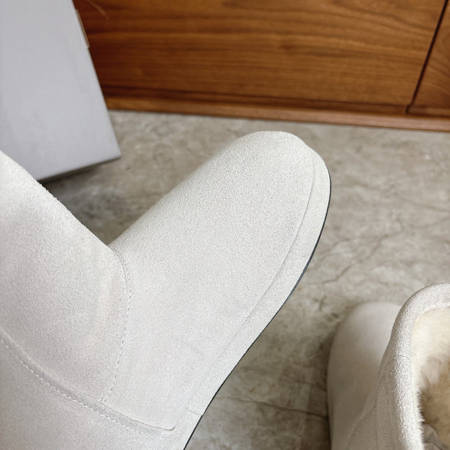 BALENCIAGA 25S ALASKA ANKLE BOOTS IN WHITE SUEDE