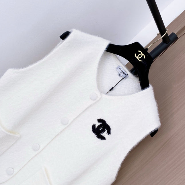 CHANEL 25S SLEEVELESS VEST 366