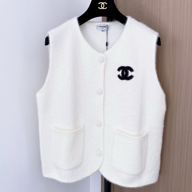 CHANEL 25S SLEEVELESS VEST 366