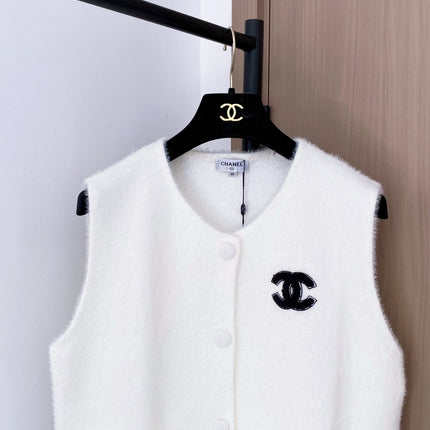 CHANEL 25S SLEEVELESS VEST 366