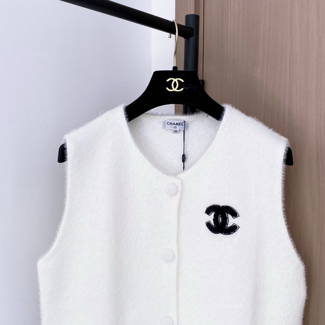 CHANEL 25S SLEEVELESS VEST 366