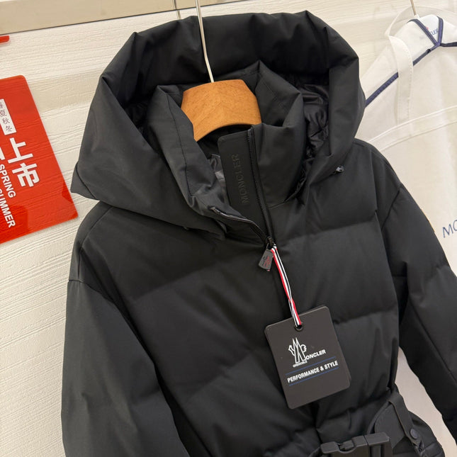 MONCLER 25S COAT IN BLACK 036