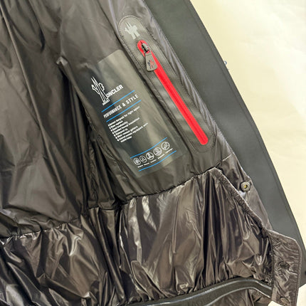 MONCLER 25S COAT IN BLACK 036